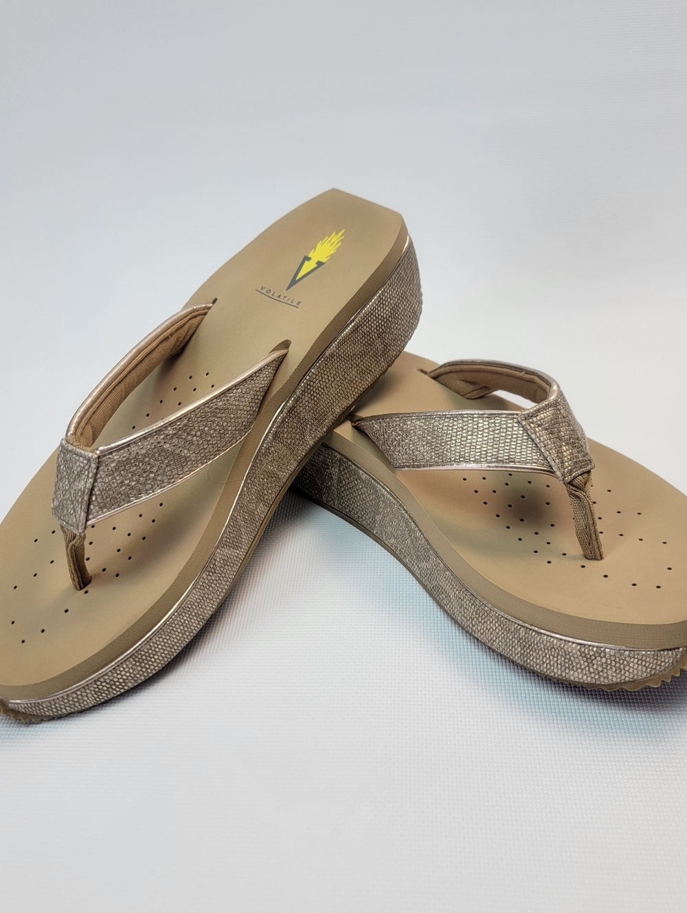 Volatile Women Neville Platform Flip Flop Wedge Sandals Tan Gold Comfort Fashion
